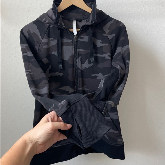 Athleta Triumph Full Zip Hoodie Dark Camo - Picture 6 of 10